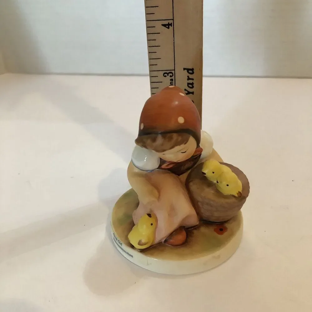 Vintage Hummel Goebel Figurine 